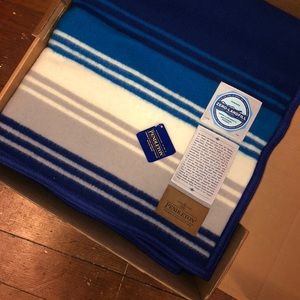 BNWT Limited Edition Pendleton Wool Blanket